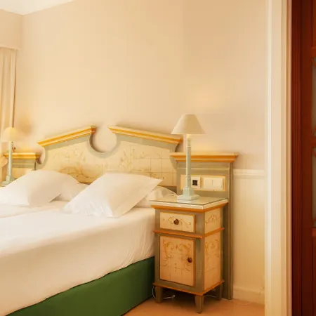 Guadalpin Apartment *
