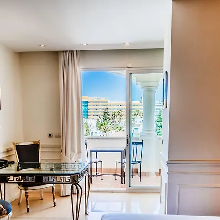 Guadalpin Apartment *