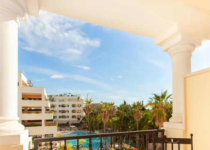 Guadalpin Apartment