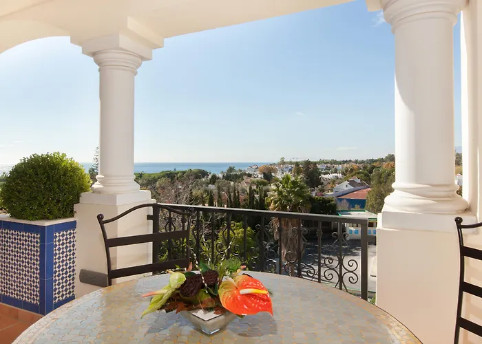 Guadalpin Apartment *