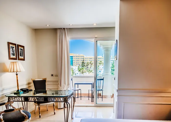Guadalpin Apartment *