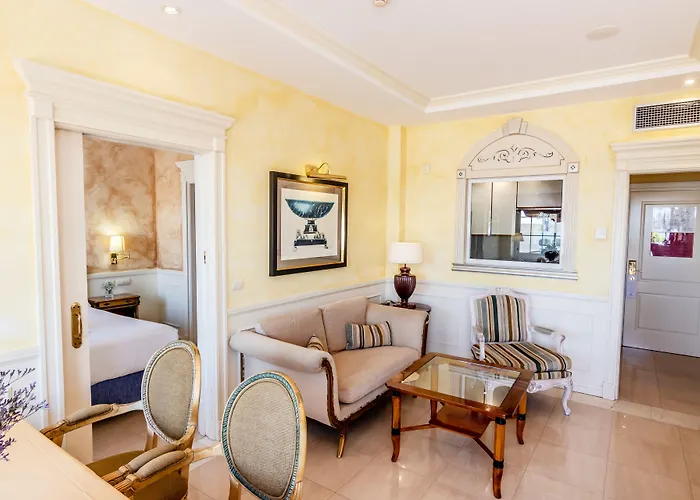 Guadalpin Apartment *