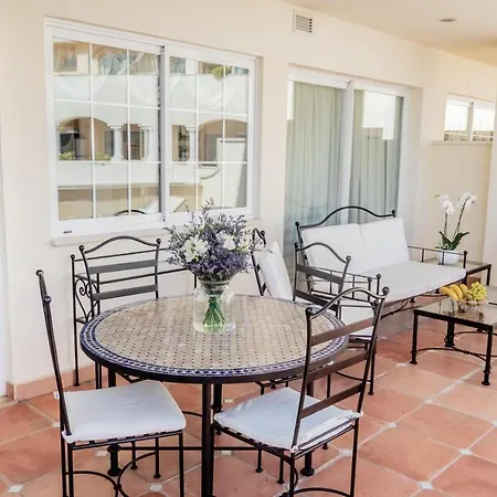 Guadalpin Apartment *